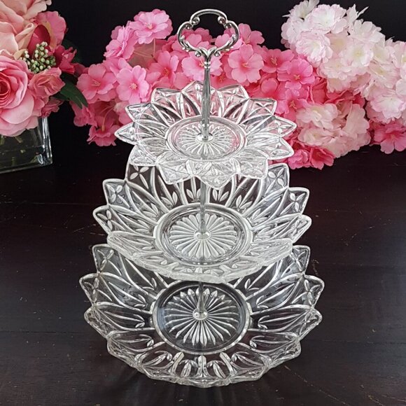 Hand Crafted 3 Tier Federal Glass Petal Flower Cake Stand Tea Party Fruit Bowl - Picture 2 of 14